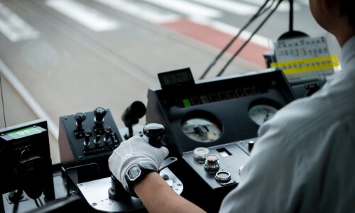 Découvrez le salaire d’un conducteur de train : ce que vous devez savoir